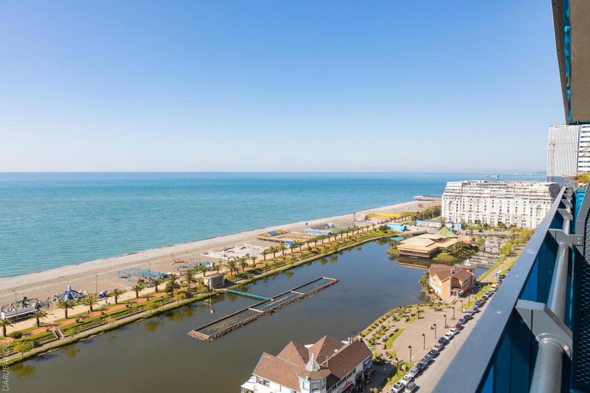 Panorama Sea View Central City Batumi & Aparthotel Exterior photo